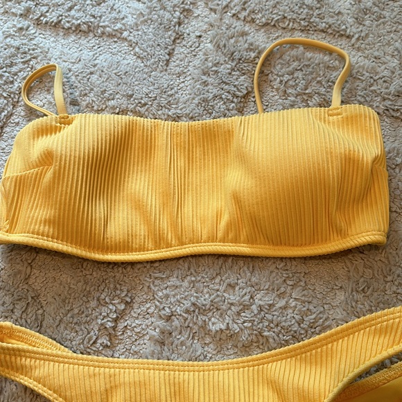 Hollister Bikini Size Medium - Picture 2 of 4
